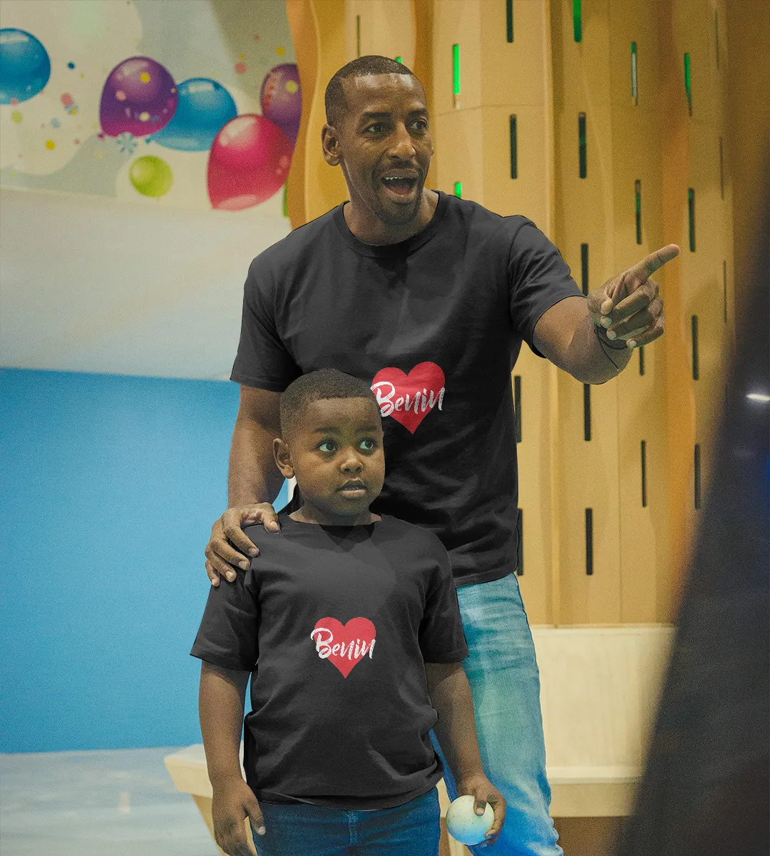 1sttheworld T-Shirt - Heart Benin T-Shirt Black A35